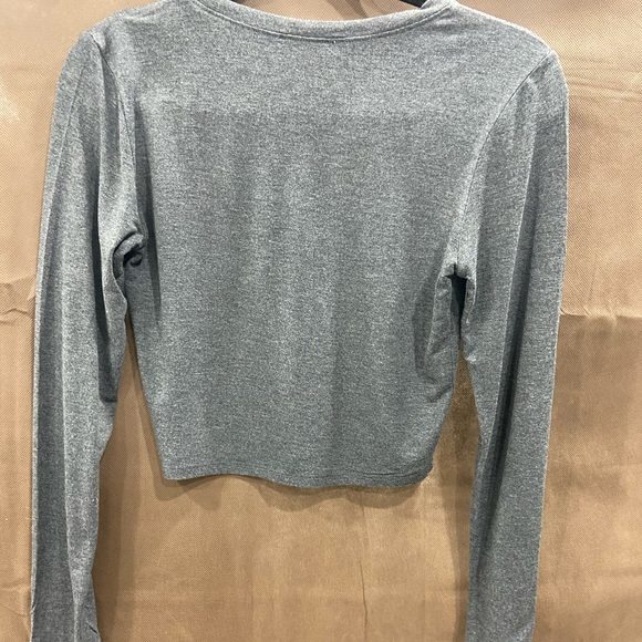 Forever 21 Long sleeve crop top - Picture 2 of 2